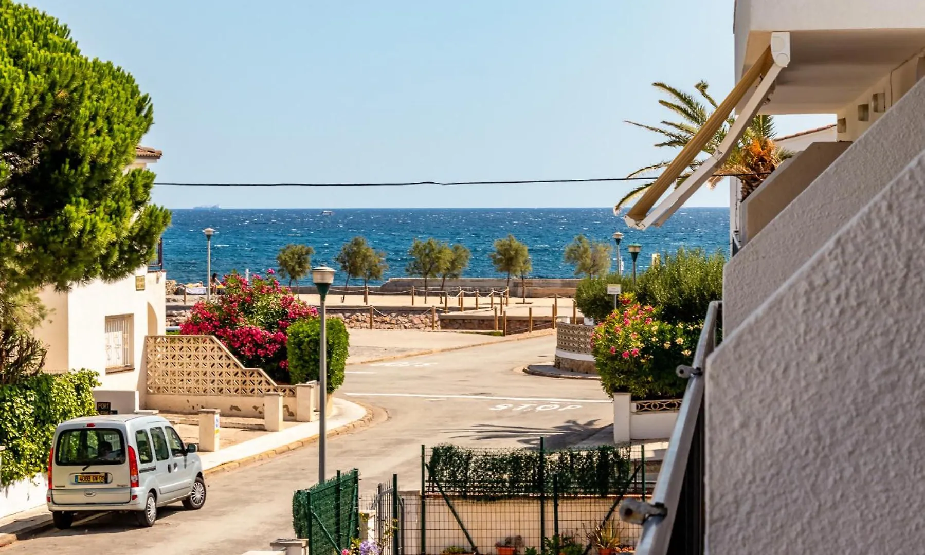 SANT CARLES 25 apartamento zona residencial con terraza Llança